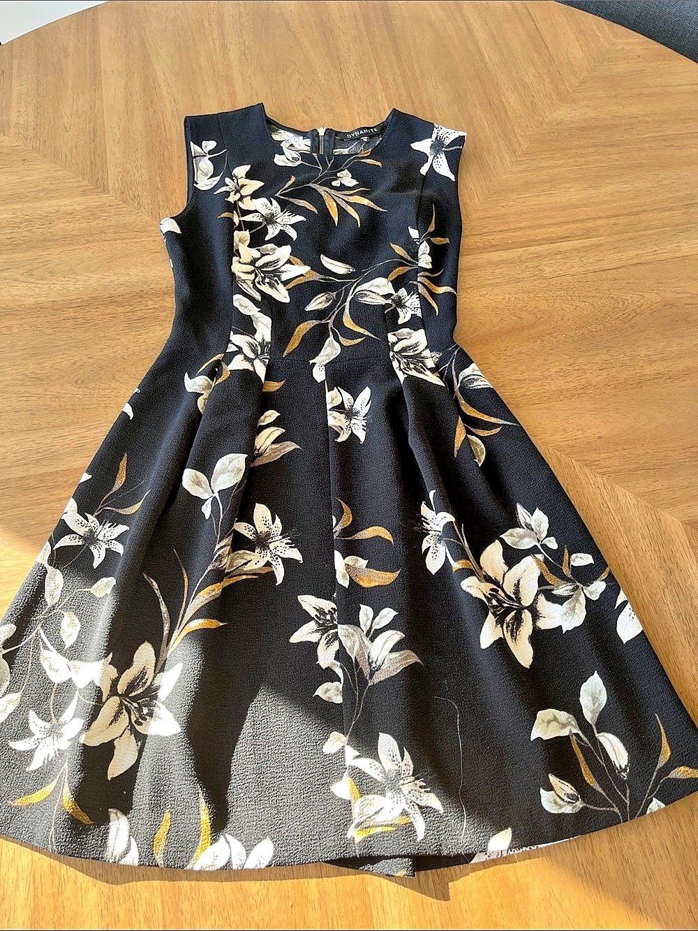 Dynamite Floral Midi Dress in Black & White Size XS New without tags
